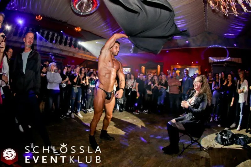 Show Performance 2