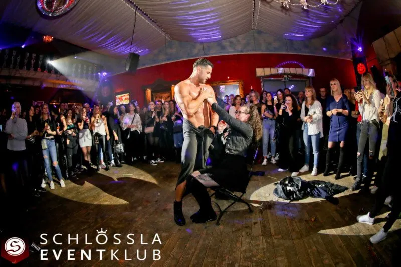 Show Performance 1